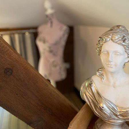 Betsey Trotwood. Historic Stylish 2-Bed Cottage. Blundeston المظهر الخارجي الصورة