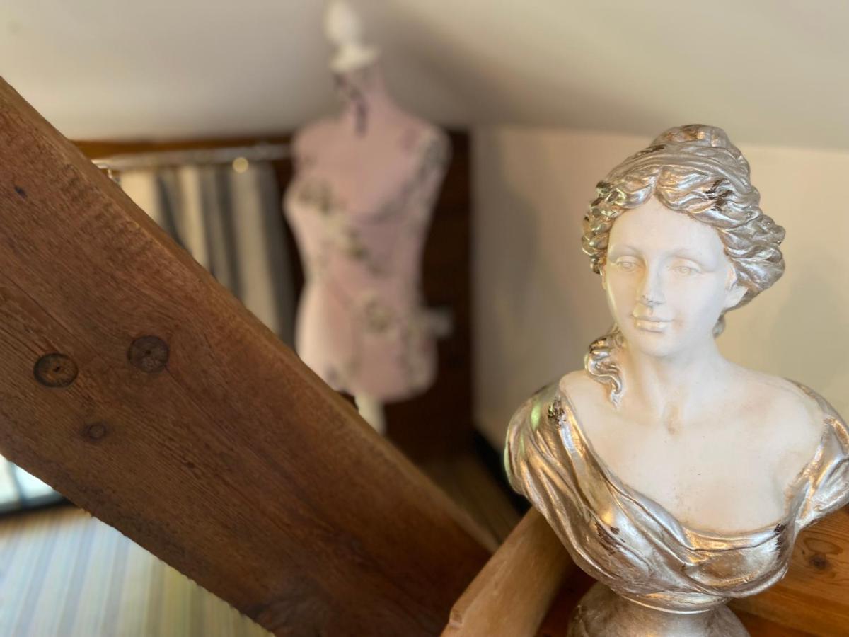 Betsey Trotwood. Historic Stylish 2-Bed Cottage. Blundeston المظهر الخارجي الصورة
