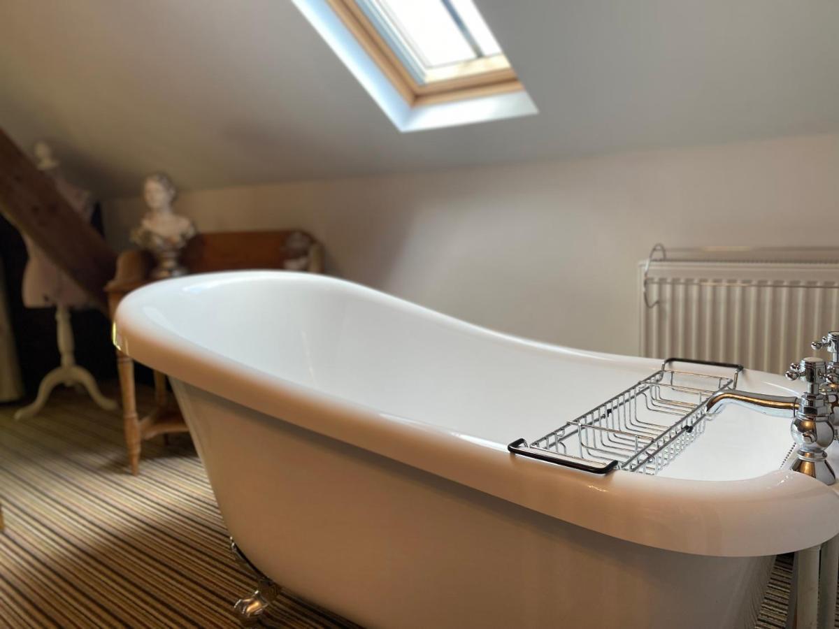 Betsey Trotwood. Historic Stylish 2-Bed Cottage. Blundeston المظهر الخارجي الصورة