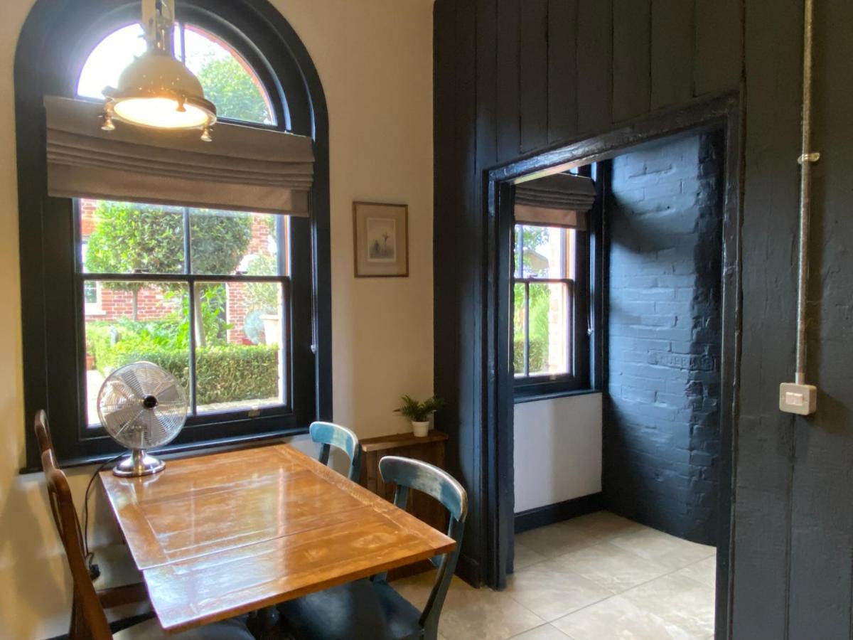 Betsey Trotwood. Historic Stylish 2-Bed Cottage. Blundeston المظهر الخارجي الصورة